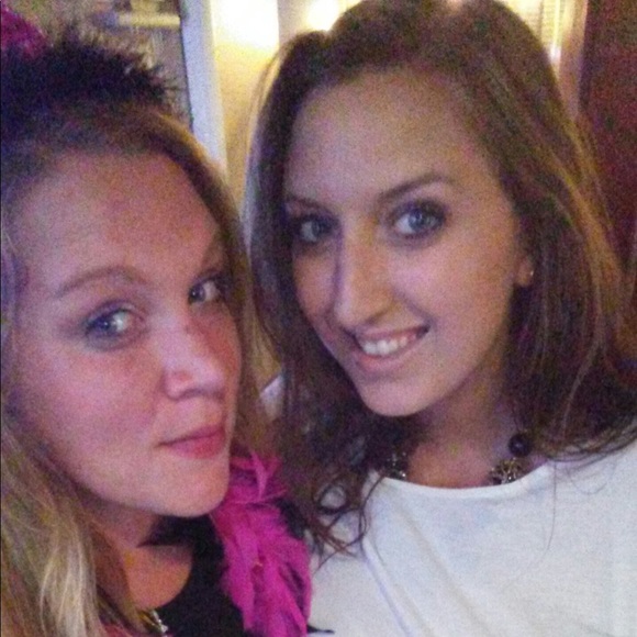 Meet your Posher, Stephanie - Picture 8 of 8